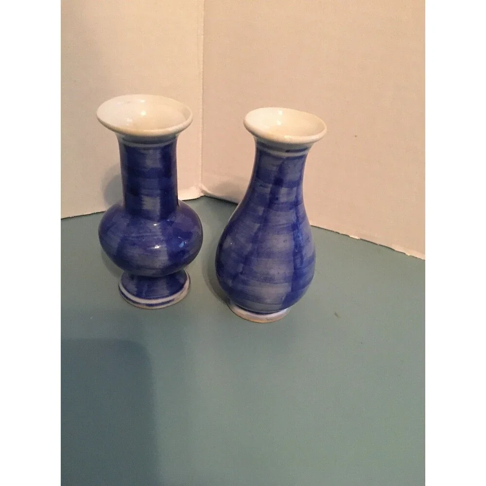 Vintage Set Of 2 Blue And White Floral Asian Mini Vases 4